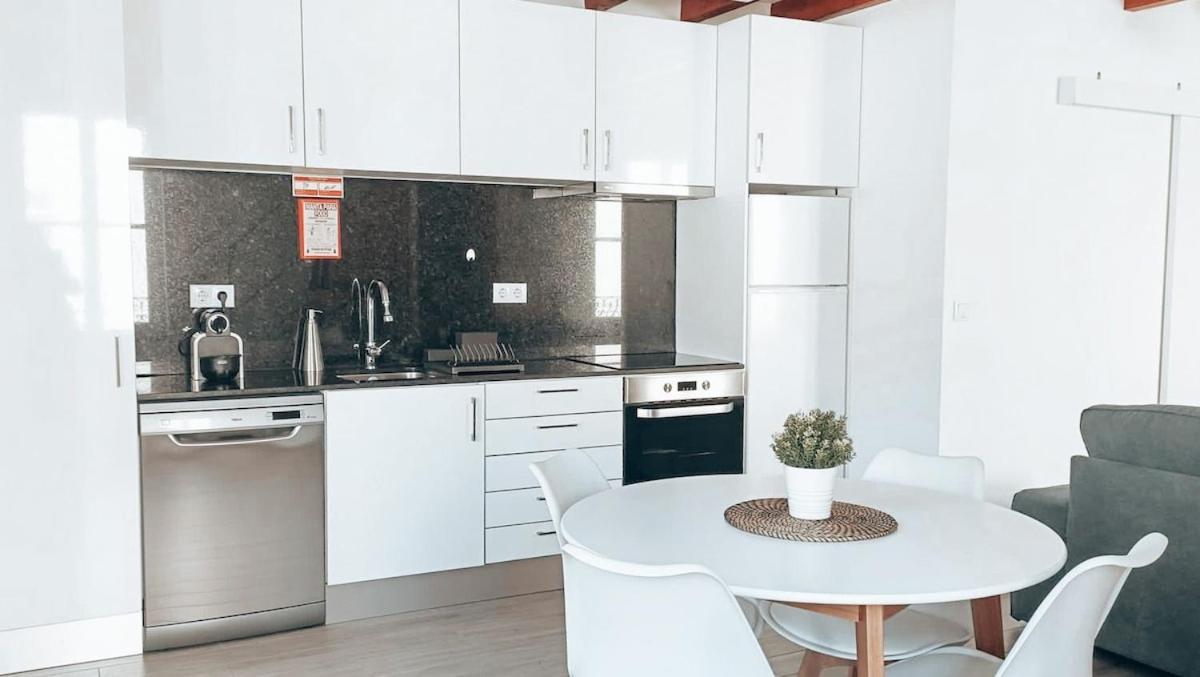 Mezzanine With Courtyard In Appartement *